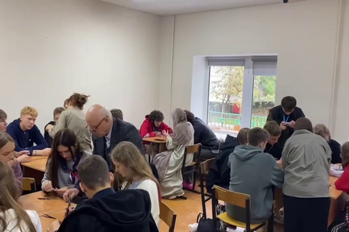 Bambini ucraini scoprono l'artigianato del Daghestan in un progetto di scambio culturale