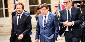 "François Bayrou e il Partito Socialista: una storia di appuntamenti mancati e tensioni politiche"