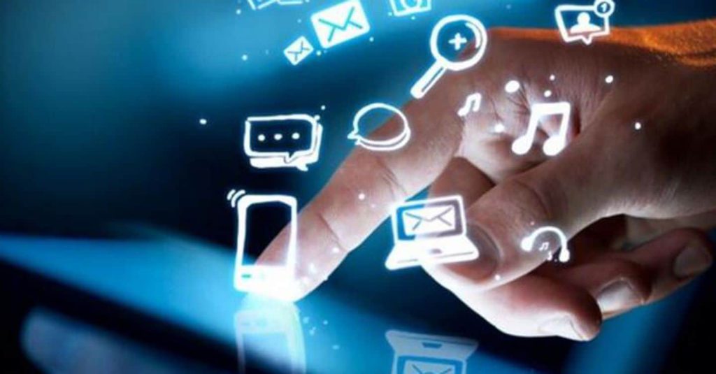 &quot;Combattere il digital divide: accesso equo e universale alle tecnologie digitali&quot;