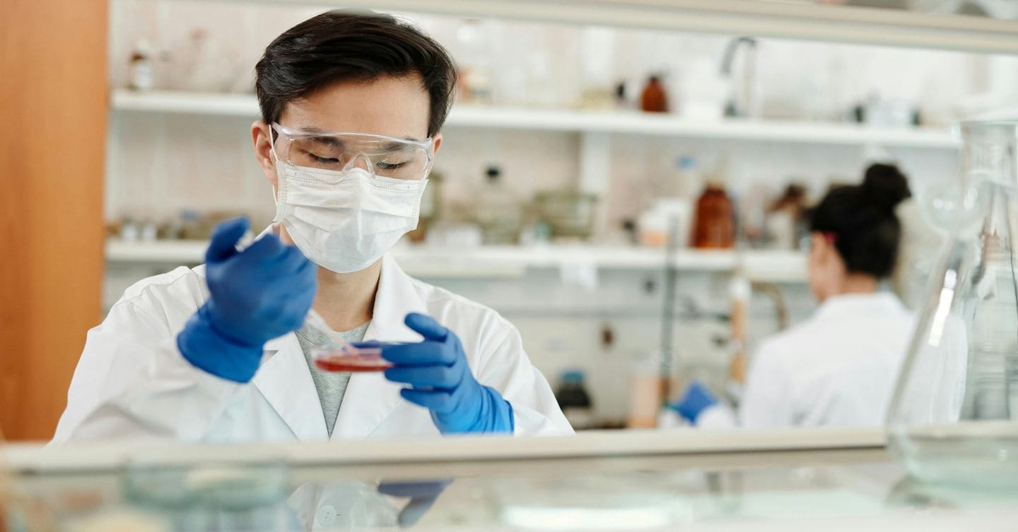 "Collaborazioni farmaceutiche internazionali e biotech cinesi: sinergie per l'innovazione e lo sviluppo di nuovi farmaci"