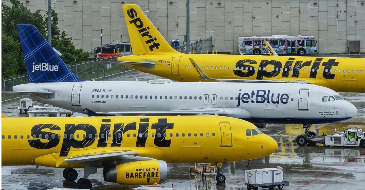 "Spirit Airlines dichiara bancarotta per la seconda volta: impatti e prospettive nel settore dell'aviazione"