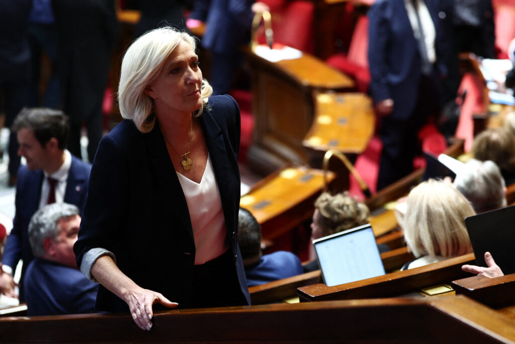 Crisi Politica in Francia: Il Premier Lecornu Lotta per la Sopravvivenza con l&#039;Appoggio dei Socialisti