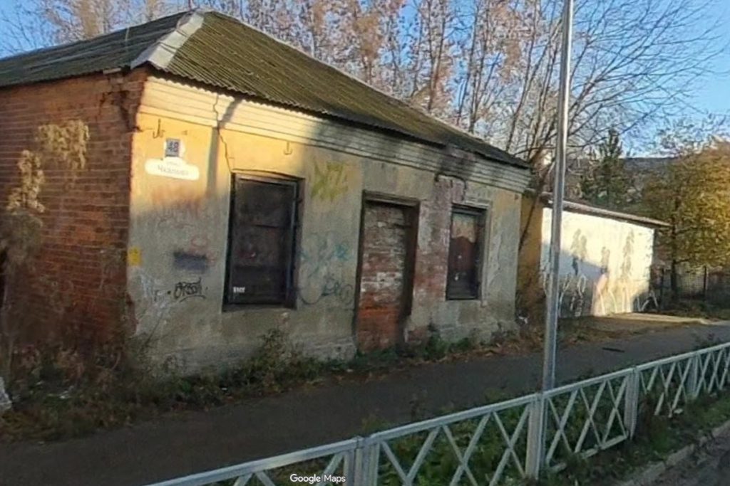 Demolizione di un edificio storico a Rybinsk: le preoccupazioni per il patrimonio culturale della città