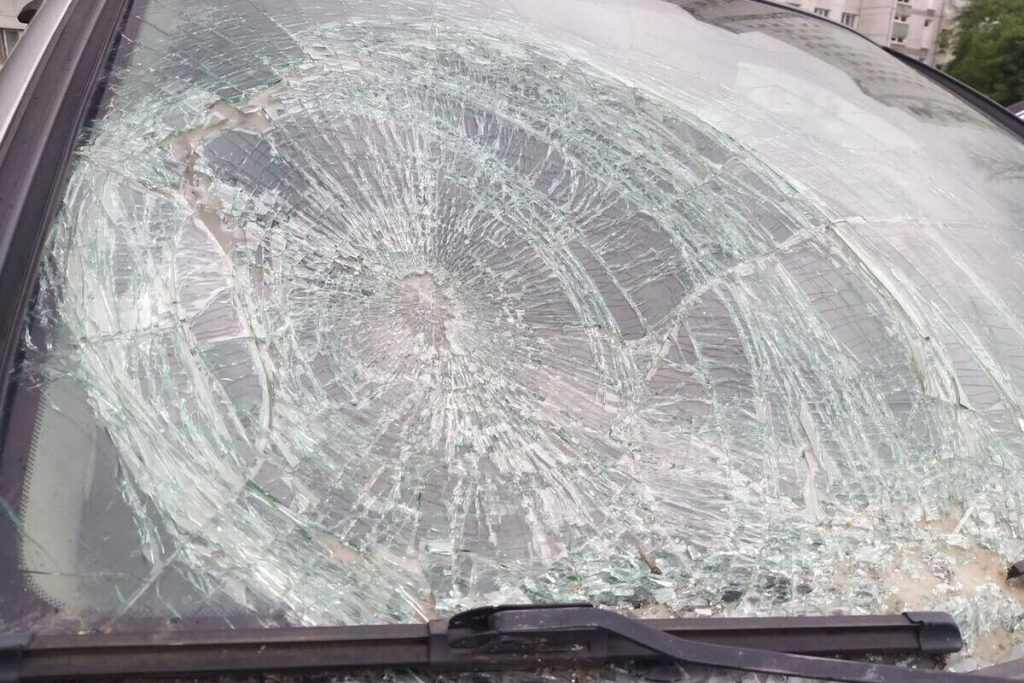 Авария из трёх машин создала вечернюю пробку в Шушарах