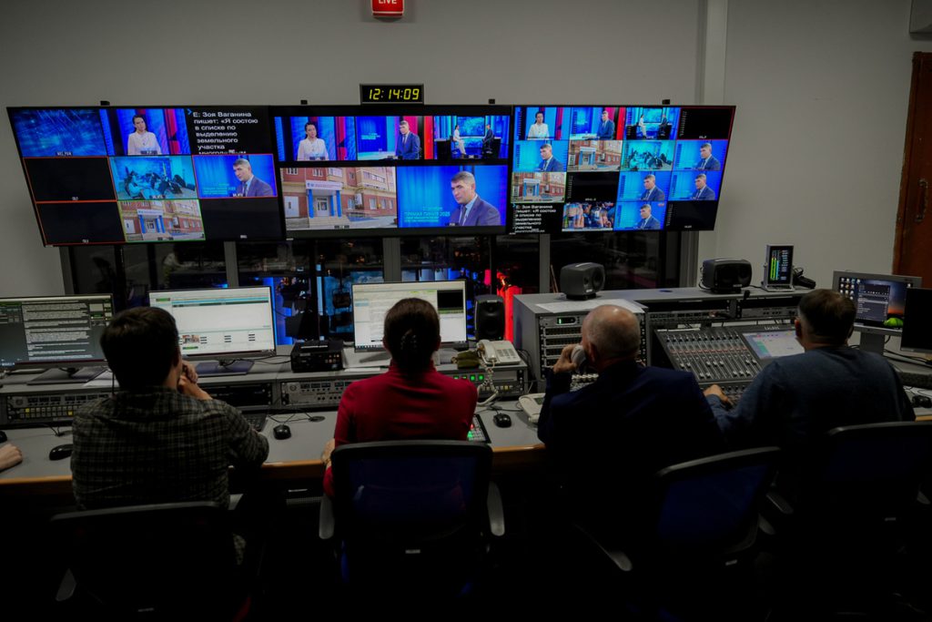 Олег Николаев подвел итоги «прямой линии»