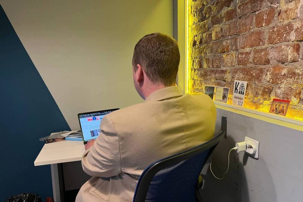 L&#039;interazione sociale sul posto di lavoro può aiutare a ridurre la depressione autunnale e migliorare la produttività lavorativa, secondo uno studio recente pubblicato su Fonte RSS https://www.rss.fonte.it