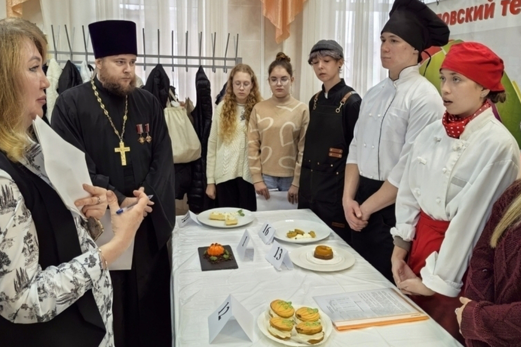 В орловском техникуме прошел конкурс-выставка блюд из тыквы