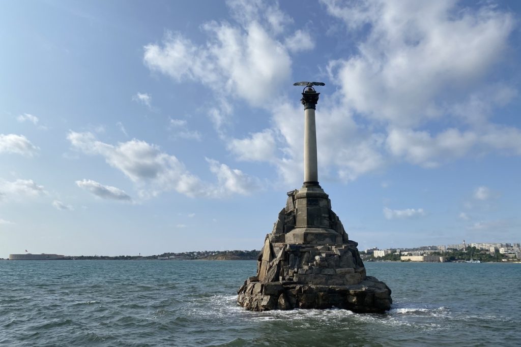 Allarme a Sebastopoli: dichiarato lo stato di allerta aerea nella città russa del Mar Nero