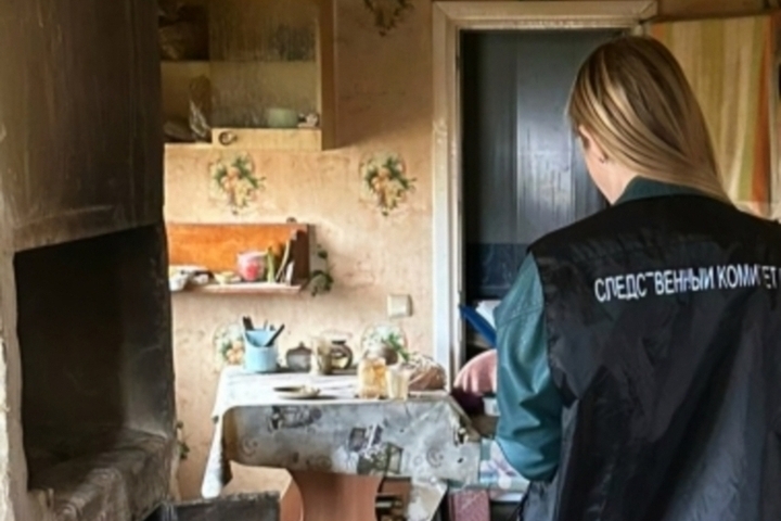 Incendio devastante in un edificio residenziale nella regione di Tambov: un morto e richiesta di maggiore sicurezza antincendio