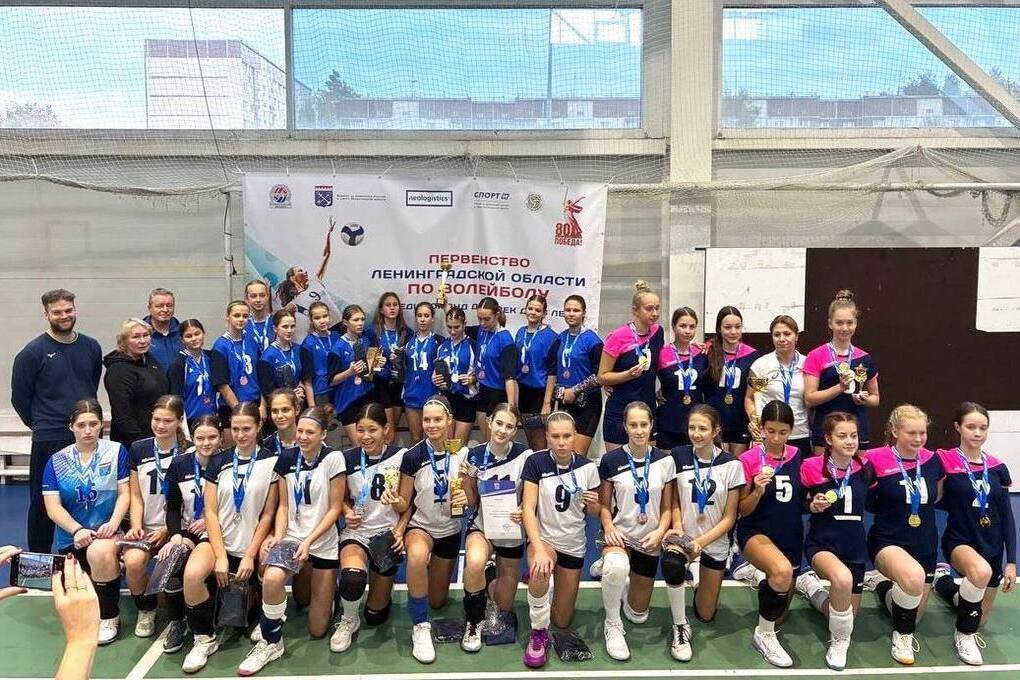 Юные волейболистки из Соснового Бора стали чемпионками Ленобласти
