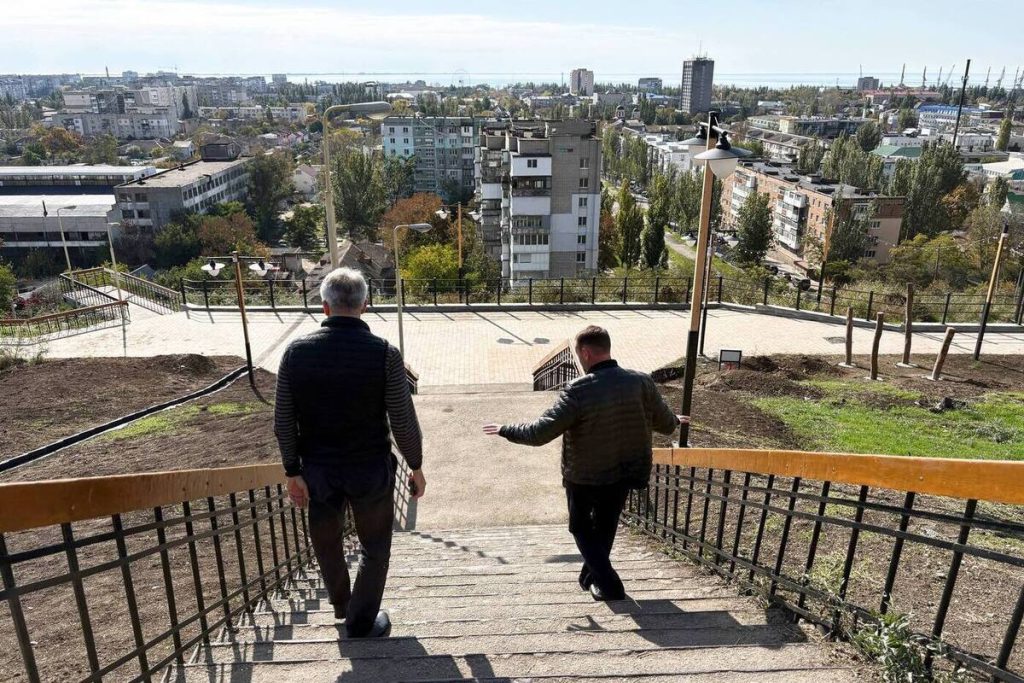 В Бердянске завершается строительство новой смотровой площадки
