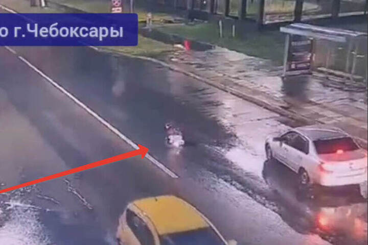 Incidente stradale a Čeboksary: ragazza di 16 anni investita da un&#039;automobile, preoccupazioni per la sicurezza stradale nella zona