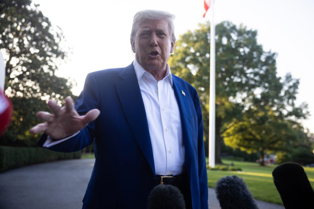 Трамп сказал, что посетит сектор Газа