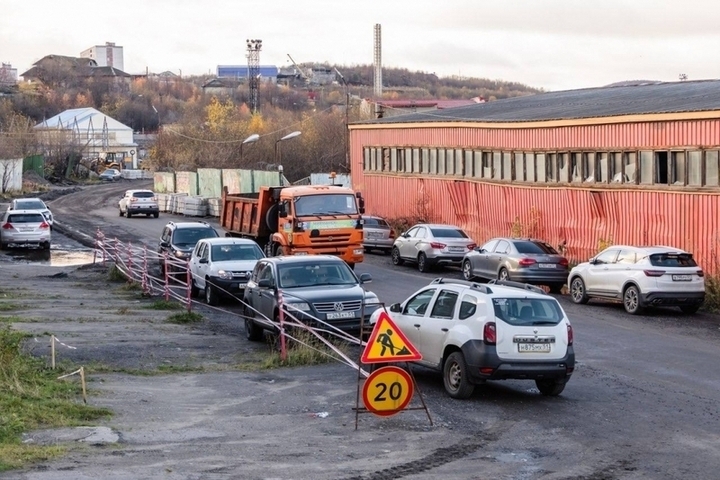 В Мурманске на улице Траловой появится дополнительное освещение и тротуар