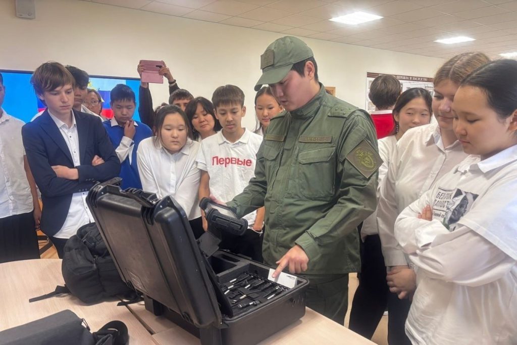 Школьникам Калмыкии рассказали о работе криминалистов