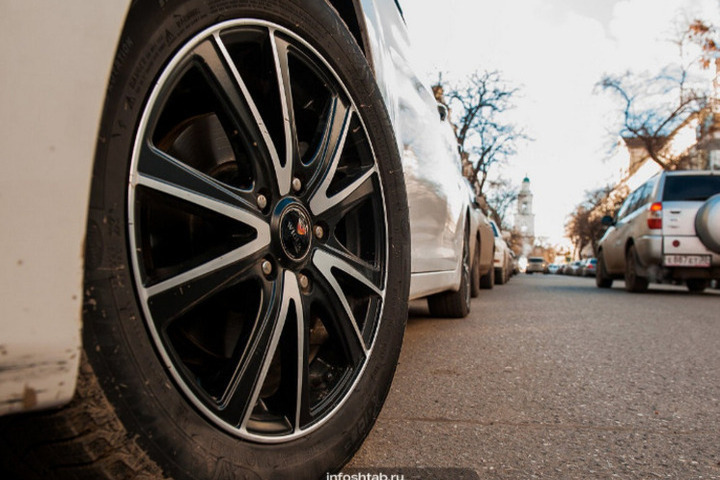 Как безопасно водить машину зимой: советы автоэкспертов