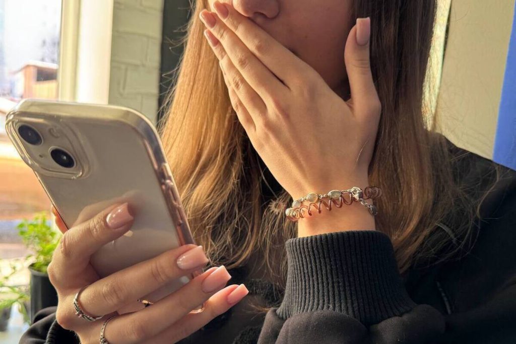 Nuovo allarme a San Pietroburgo: un pericoloso scherzo dei giovani mette in guardia i genitori e le autorità