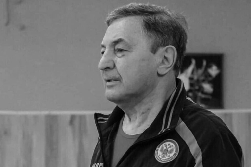 Известный тренер по боксу Чехов найден мертвым в своей квартире в Подмосковье