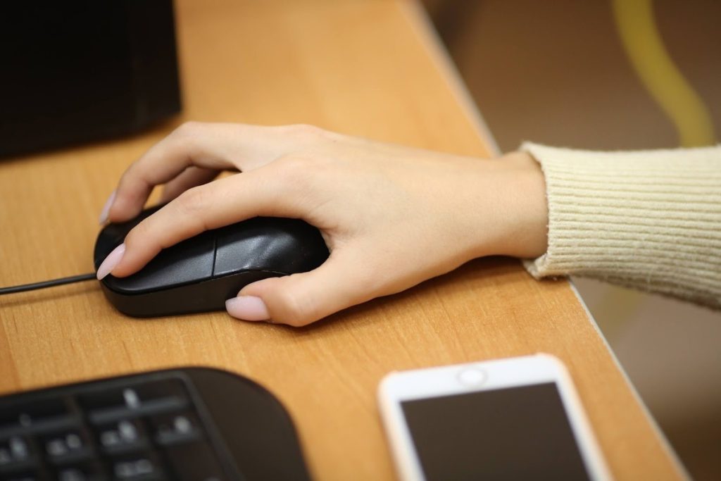 Волгоградцам рассказали о схемах мошенничества при заказе еды