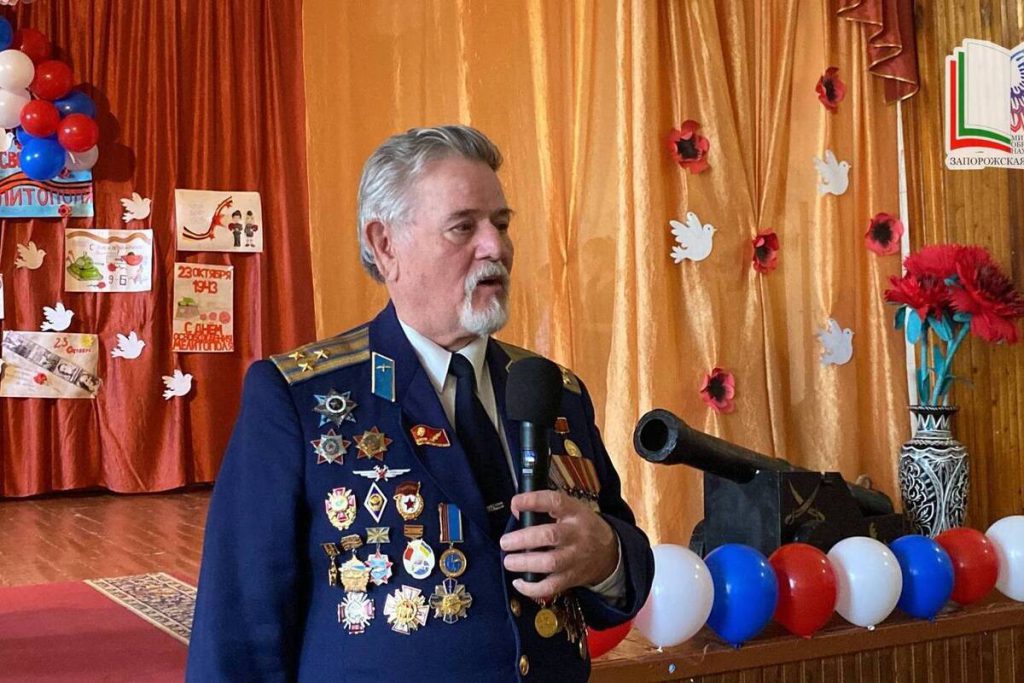 Запорожские школьники из Мелитополя посвятили концерт ветеранам в День освобождения города