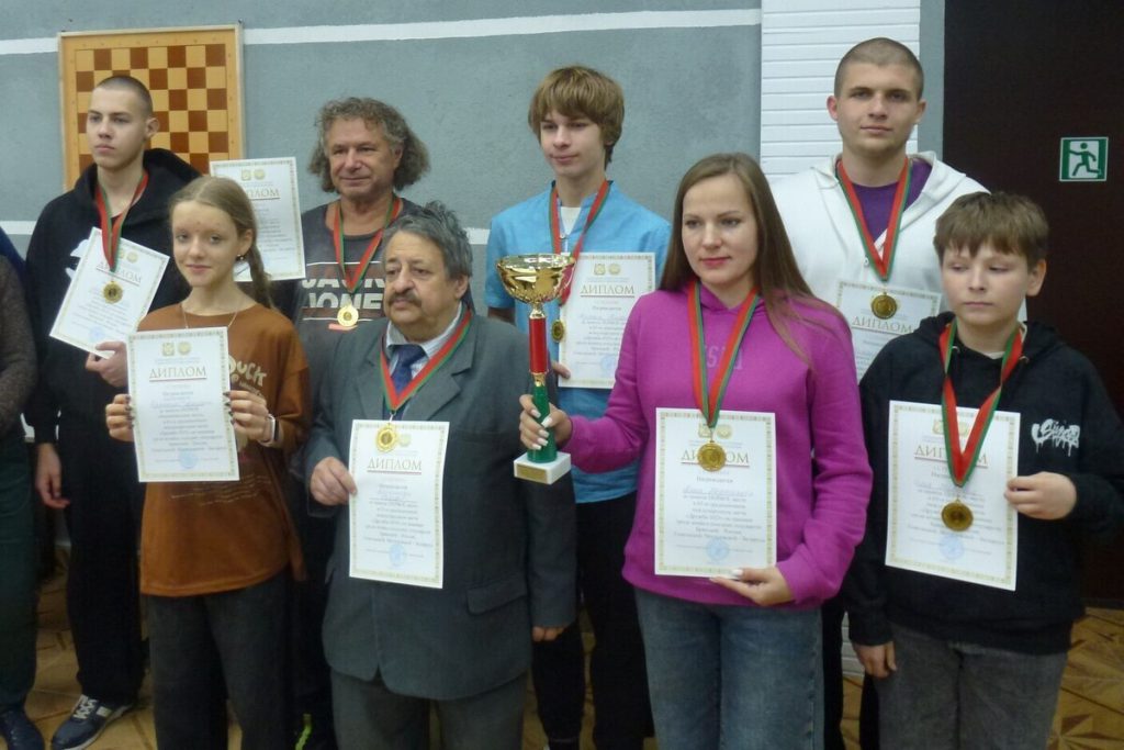 Scacchisti russi trionfano a Gomel: la vittoria di Bryansk nel torneo internazionale di scacchi