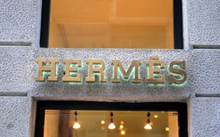 Hermès registra un aumento delle vendite del 10% nel terzo trimestre grazie al mercato cinese in ripresa