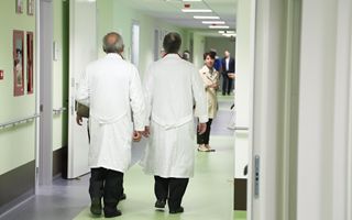 La sanità lombarda verso la privatizzazione: la &quot;Super intramoenia&quot; tra critiche e preoccupazioni