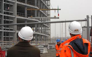 Produzione costruzioni in calo: agosto 2025 segna il minimo da marzo, cosa significa per l&#039;economia italiana?