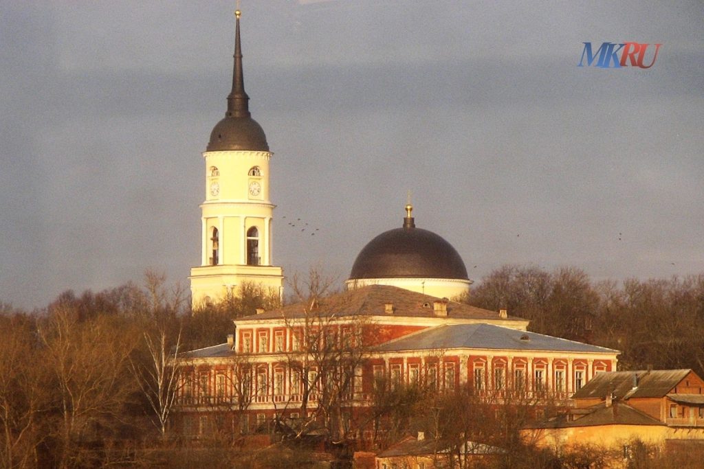 Celebrazione del trasferimento delle reliquie sacre: significato e impatto per la comunità cristiana di Kaluga