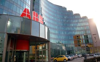 Crescita a Doppia Cifra per ABB nel Terzo Trimestre: Ordini e Ricavi in Salita grazie alla Domanda di Industria e Energia Rinnovabile