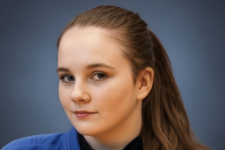 Gesto Eroico di una Giovane Sportiva: il Capo della Repubblica di Ciuvascia Oleg Nikolaev Esprime Ammirazione per il Coraggio di Aleksandra Zhelezina