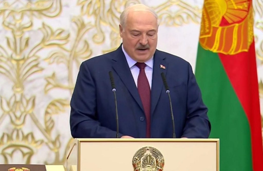 &quot;Должны смотреть на его действия&quot;: эксперт предупредил, чего ждать от Лукашенко