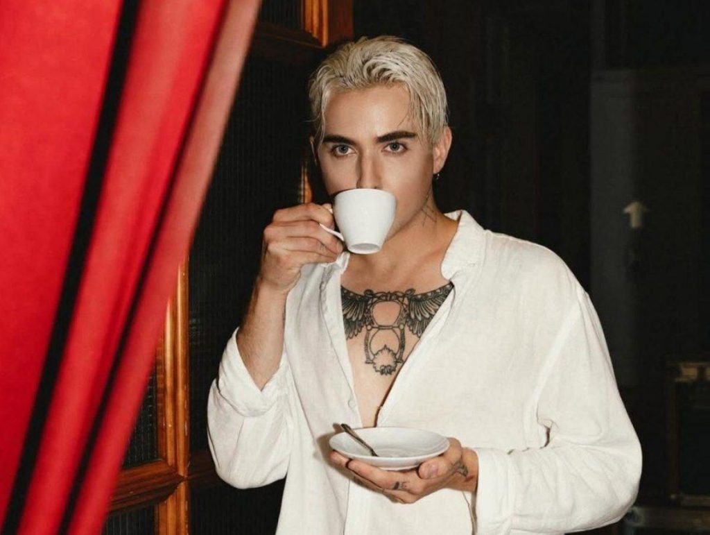 &quot;Эта любовь - это нечто&quot;: Меловин заинтриговал заявлением о пополнении в семье