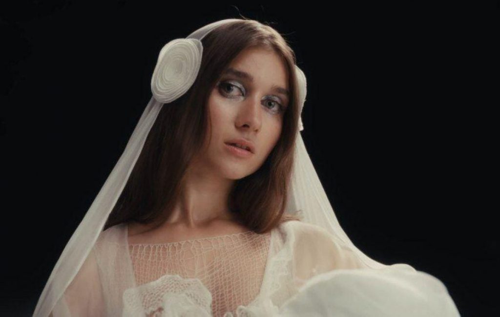 Jerry Heil выпустила новый клип после массированного обстрела и объяснила свое решение