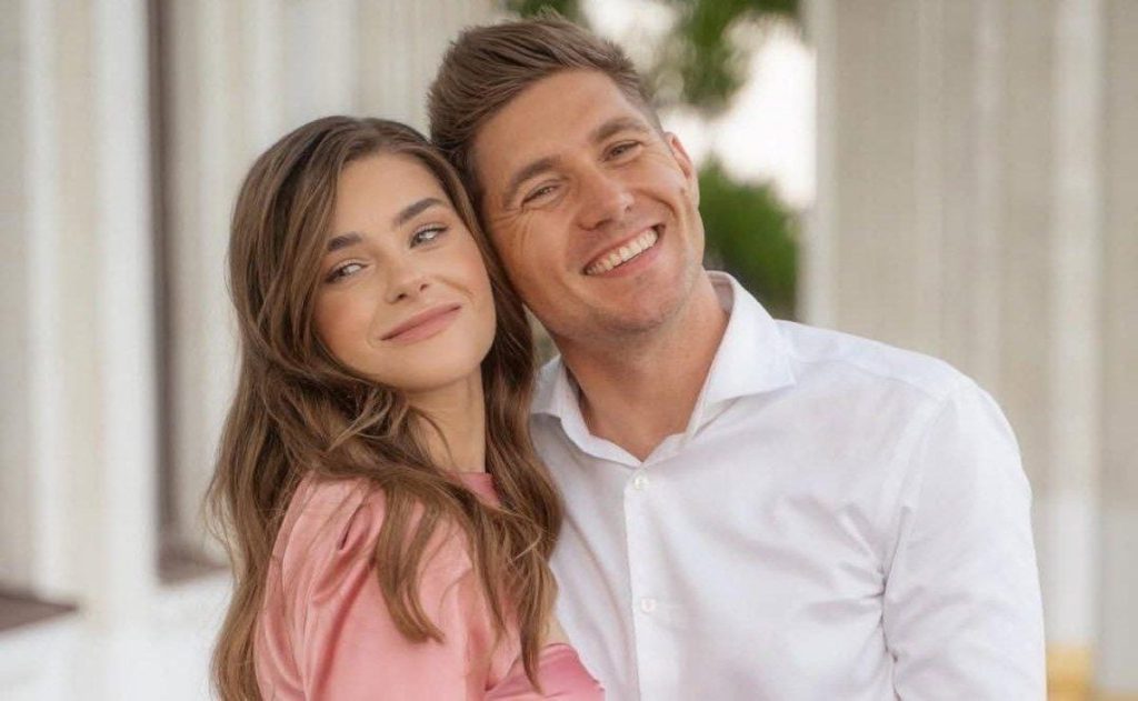 La Storia d&#039;Amore di Ekaterina e Vladimir: Come il Sostegno e l&#039;Empatia Hanno Conquistato il Cuore di un Conduttore Televisivo Dopo il Divorzio