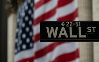 Tensioni commerciali Usa-Cina pesano su Wall Street: cosa significa per l&#039;economia globale