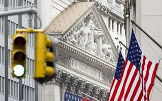 Wall Street procede ben intonata