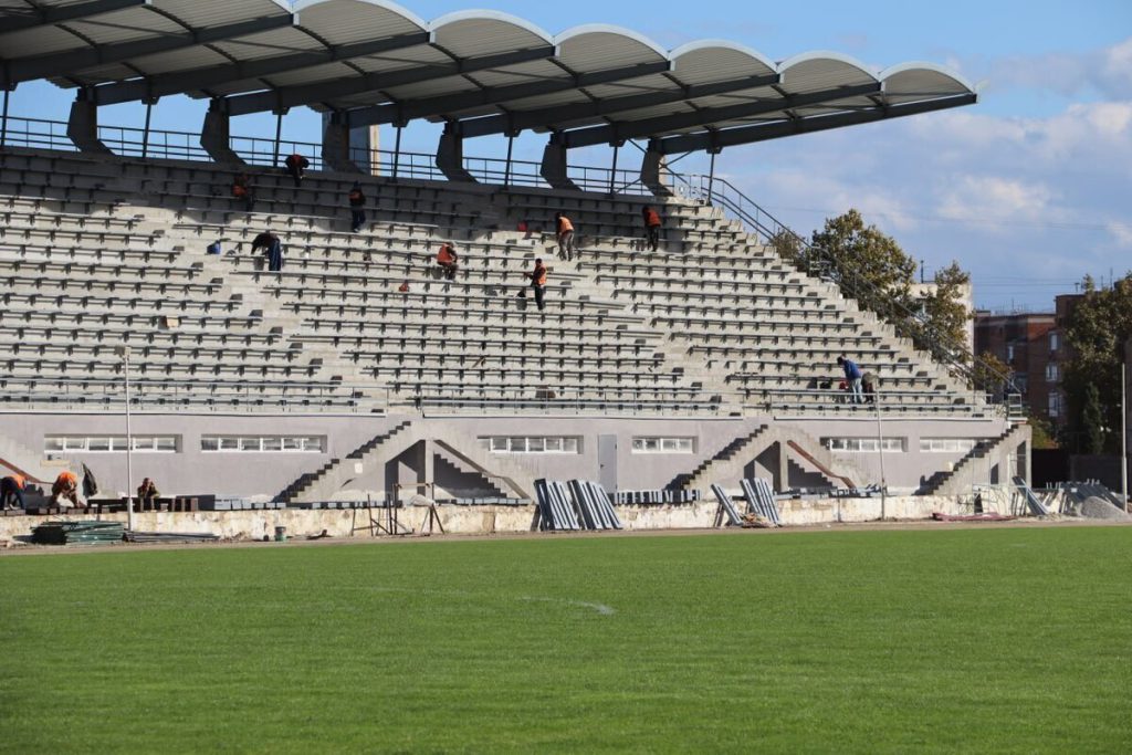 Ремонт стадиона имени 50-летия Октября в Керчи завершен на 70%