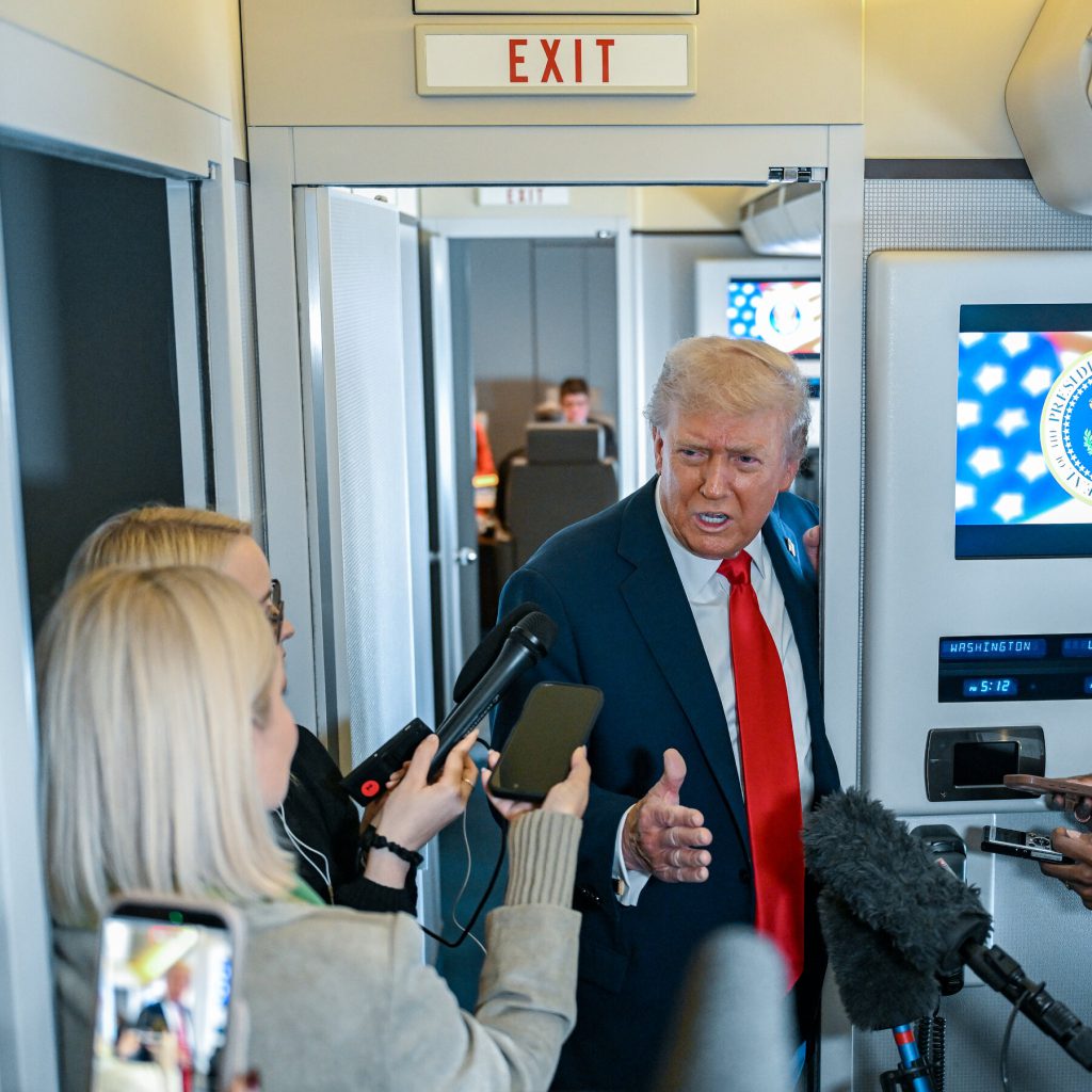 Trump’s Two Minds on China Sow a Chaotic Few Days