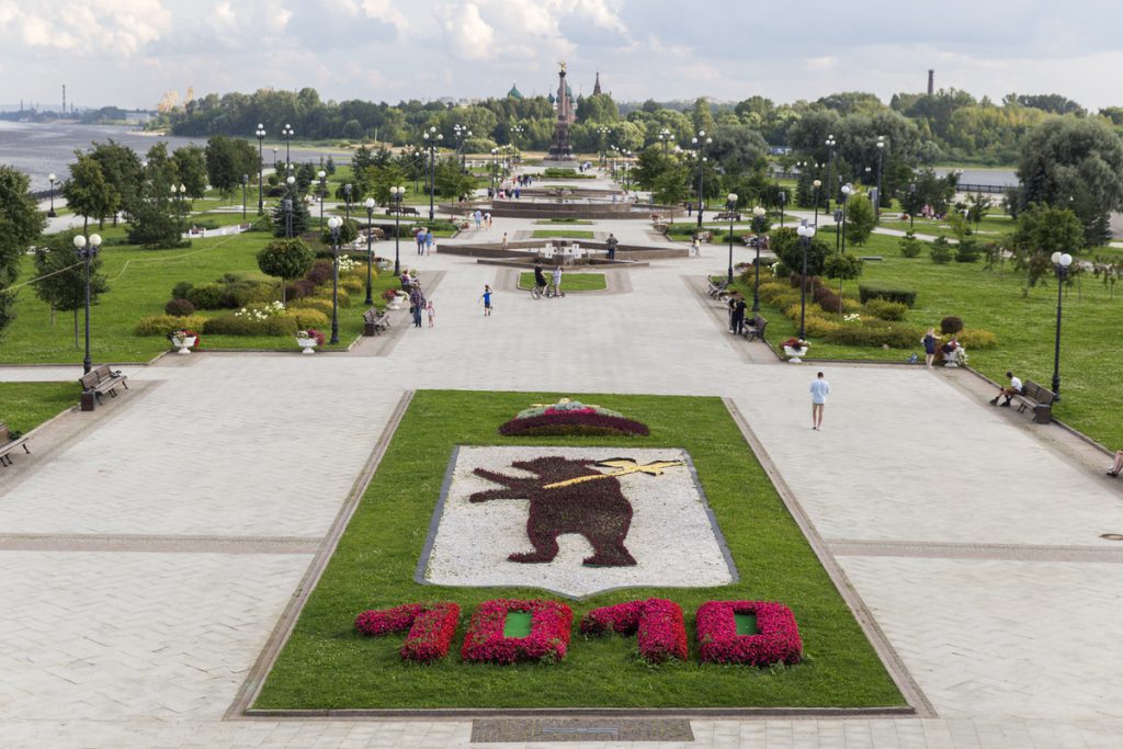 Платье и каблуки: российский вуз пригрозил отчислением студенту