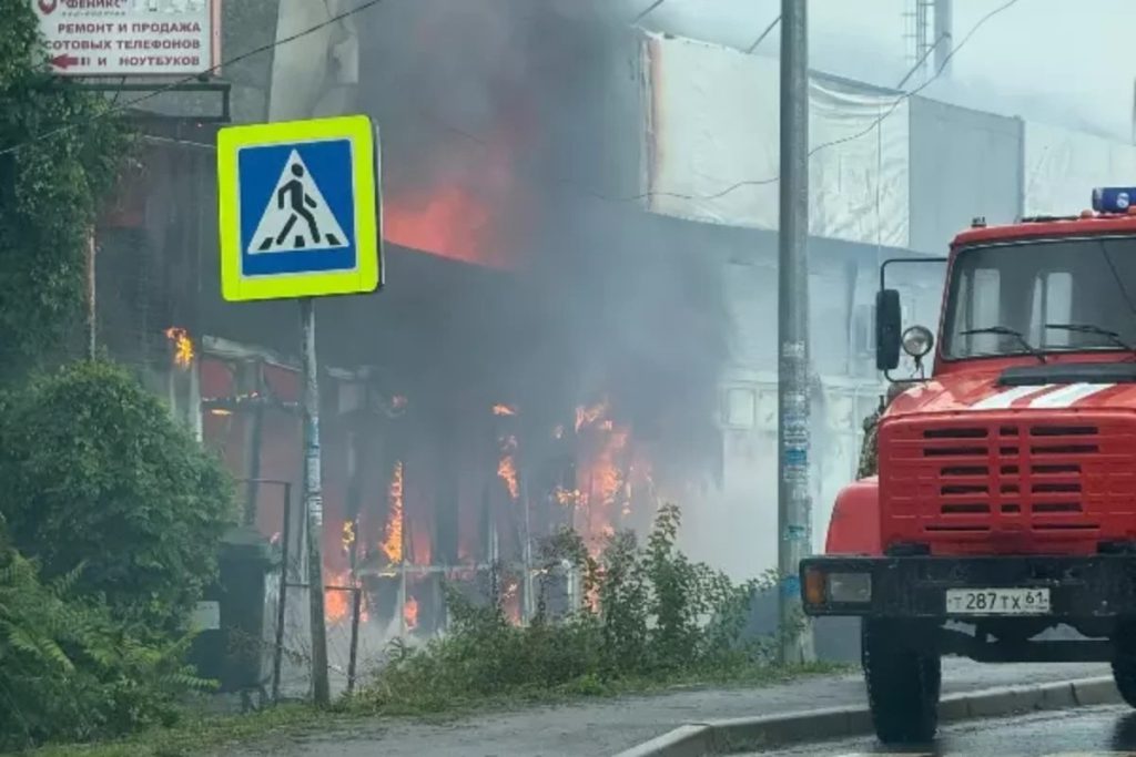 Incendi nella regione di Rostov: dieci casi spenti in 24 ore grazie all&#039;intervento dei vigili del fuoco