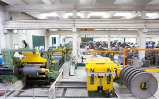 Produzione Industriale del Regno Unito in Ripresa ad Agosto, Dati Sopra le Attese