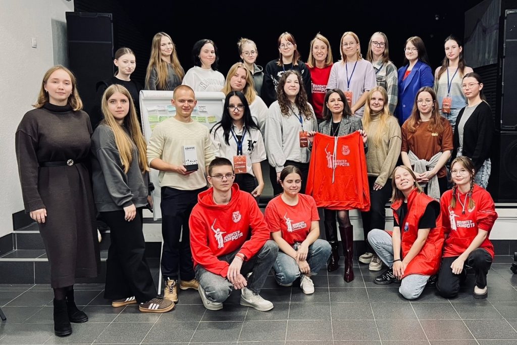 La Scuola degli Attivisti di Kostroma: Un Progetto di Successo per lo Sviluppo Sociale dei Giovani