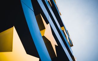 Fiducia dei consumatori nella zona euro in leggera ripresa a ottobre 2025 con un indice di -14,2 punti