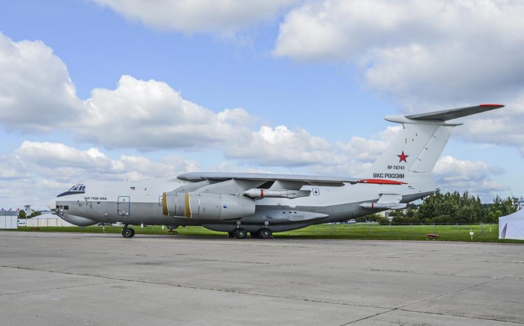 La Cina alla ricerca di potere militare: l&#039;acquisto dei tanker volanti russi e le sue implicazioni globali