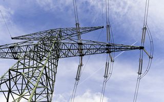 Prezzo dell&#039;energia elettrica in aumento: +6,4% in una settimana, cosa significa per i consumatori e l&#039;economia