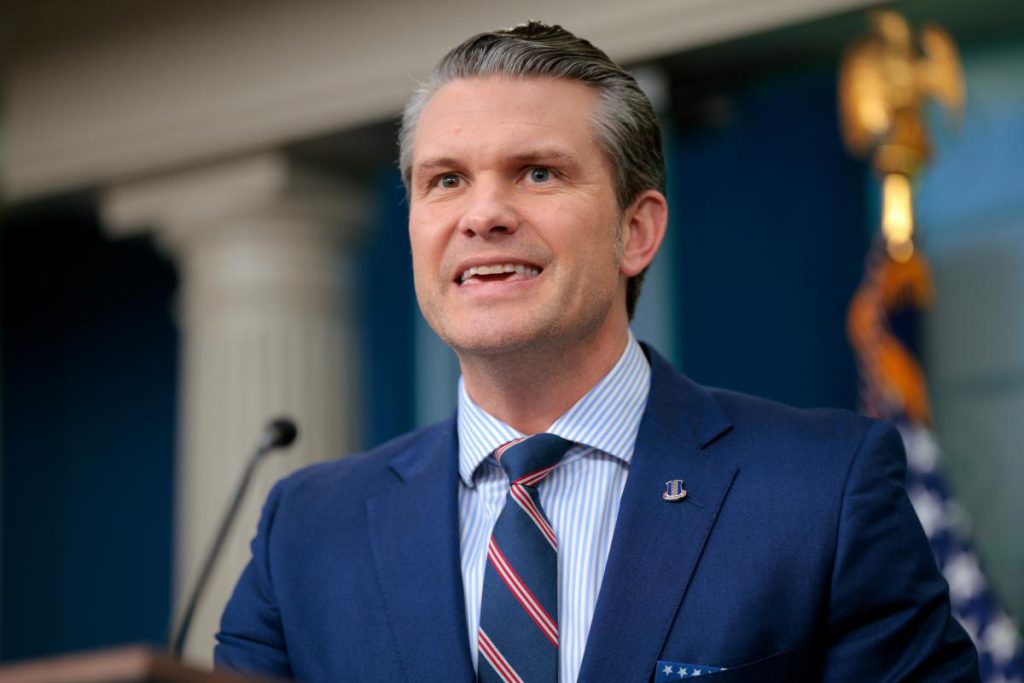 Allarme sull&#039;aereo del Capo del Pentagono: possibile emergenza durante il volo da Bruxelles agli Stati Uniti