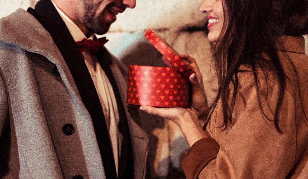 Подарок №1, который вы можете сделать любимому человеку: подсказка от психолога