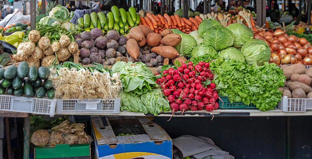В Украине дешевеют картофель и виноград: что и сколько сейчас стоит