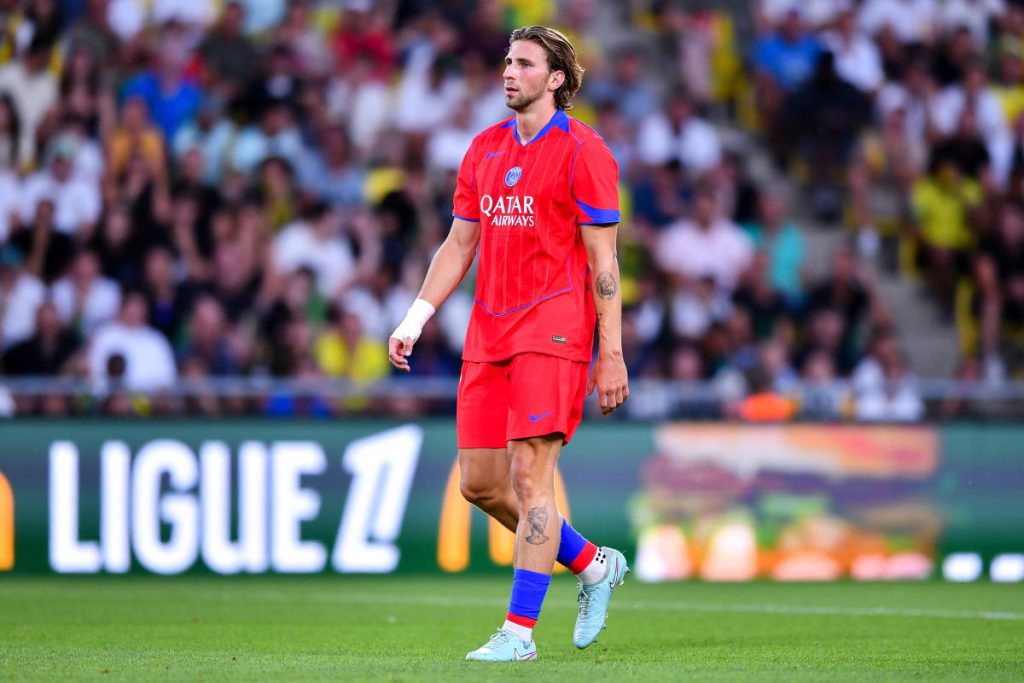 Во Франции раскритиковали Забарного за игру со &quot;Страсбургом&quot;: что пошло не так